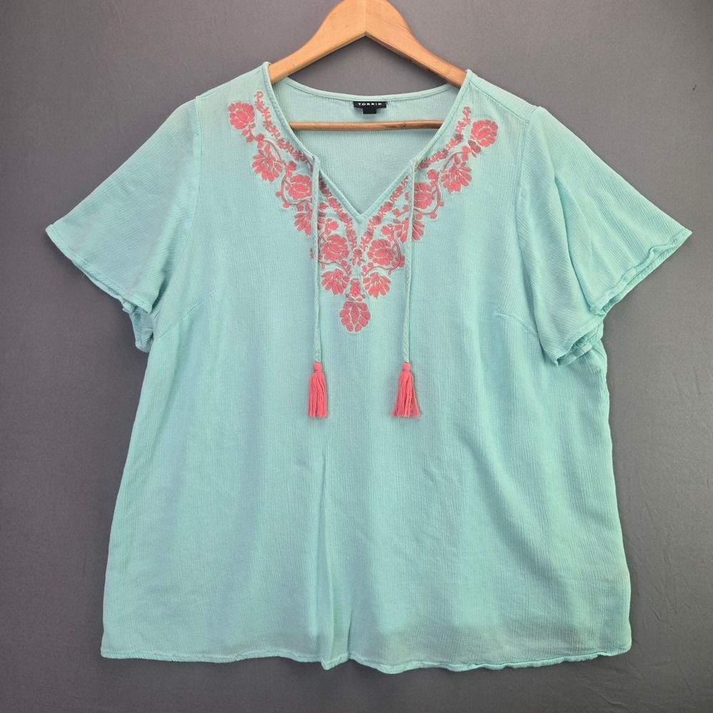 Torrid Blouse Boho Embroidered Tassel 2 Aqua Blue Pink Short Sleeve Plus Size - Picture 1 of 8
